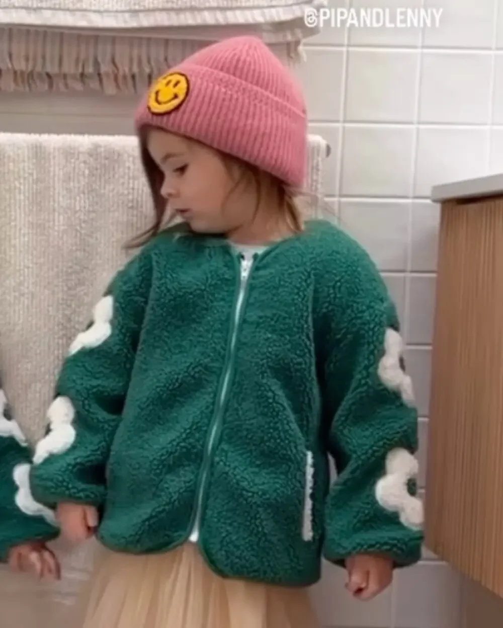 Pip & Lenny Kids Teddy Fleece Green & White Flowers Zip Up Sweater Size 4y